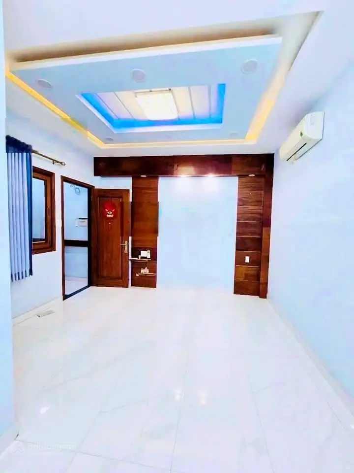 Cần bán gấp nhà phố giữa lòng tt sài gòn, 4 tấm nội thất đẹp, hẻm oto cách mặt tiền gần 20m, q10