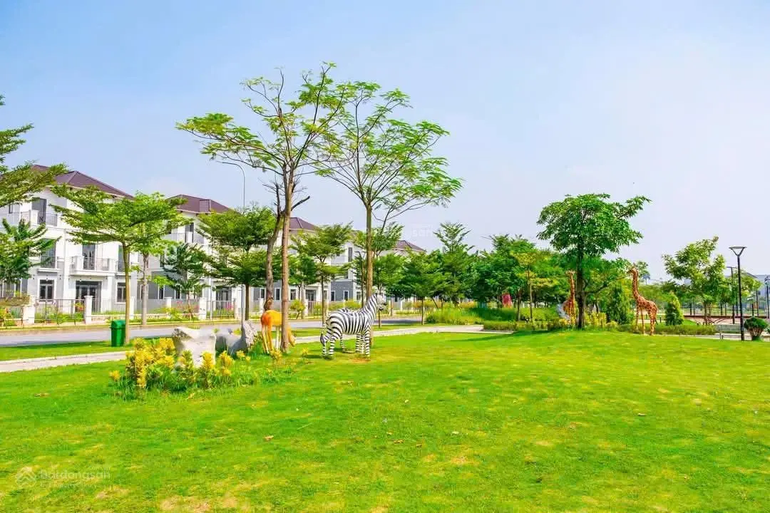 Biệt thự 135m2 giá hơn 8 tỷ tại đô thị Centa Vsip, cách Hồ Gươm 12km, cơ hội đầu tư lời gấp 3