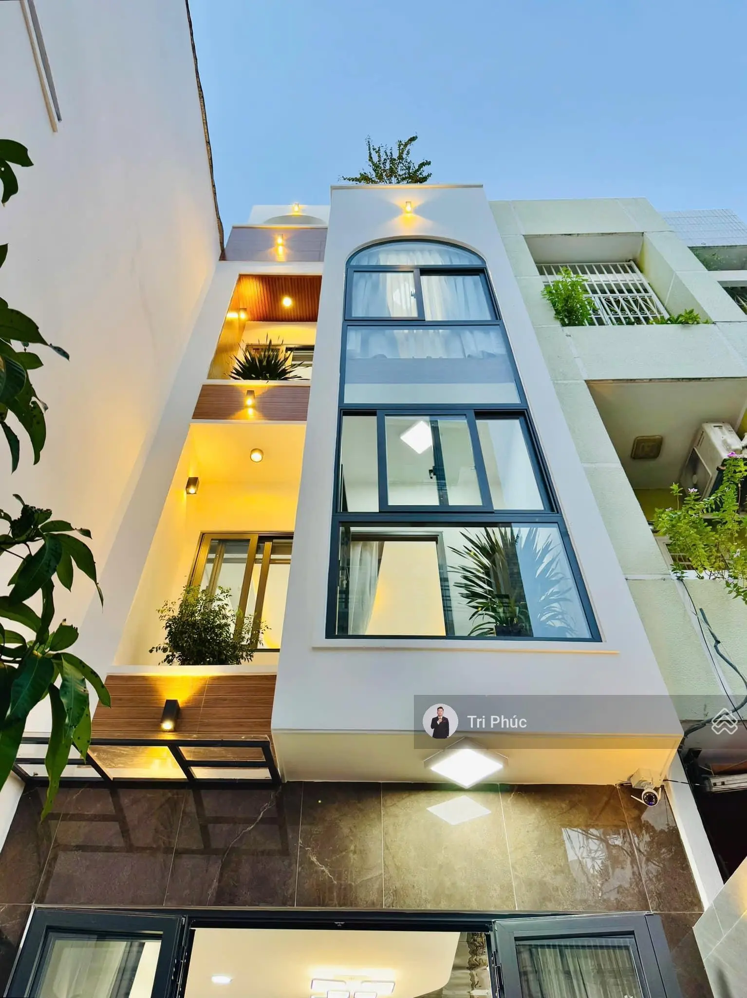 Siêu Phẩm Nhà 5 Tầng Hơn 80m2 5PN Full Nội Thất Ngay Lê Văn Sỹ Chỉ 12Ty5 TL