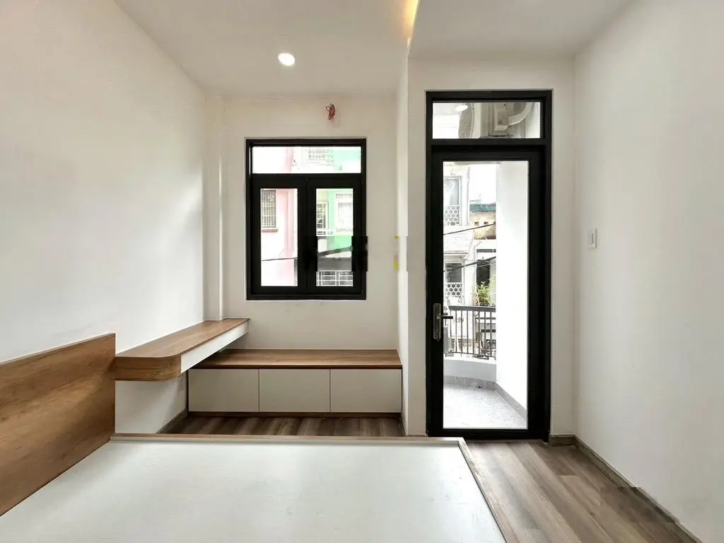 Hiếm - Phú Nhuận - Huỳnh Văn Bánh - hẻm nhựa 10m xe tải tránh - sát mặt tiền - 4tầng - hơn 9tỷ