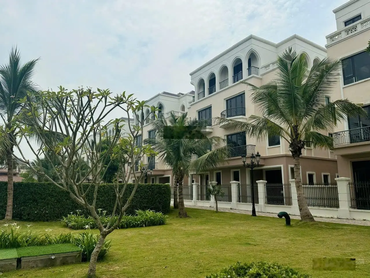 Tôi cần bán lại căn biệt thự song lập ở khu Cọ Xanh, view công viên tại Vinhomes Ocean Park 2