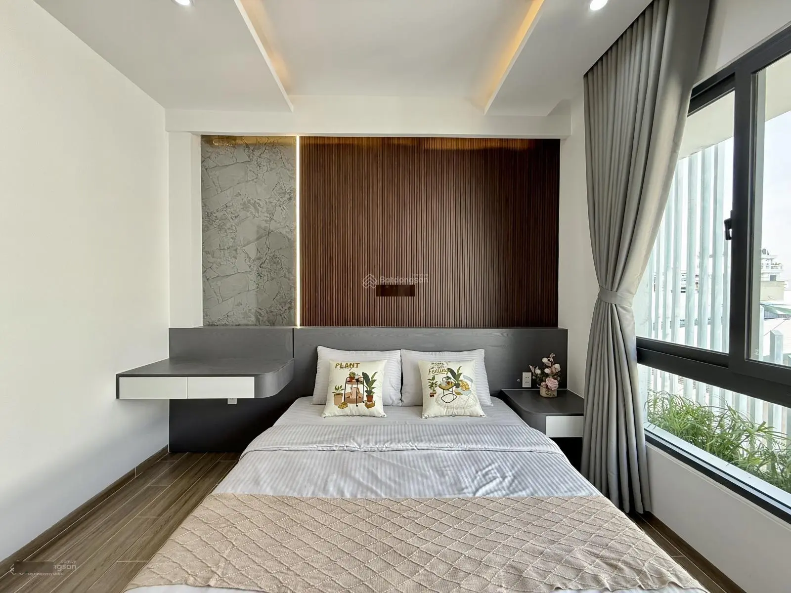 Nhà ngay ngã tư ga, sát bên chợ Cầu Đồng, DT:5,2X10M, Lửng, 3Lầu, 4PN, Gara ô tô, Sân thượng.