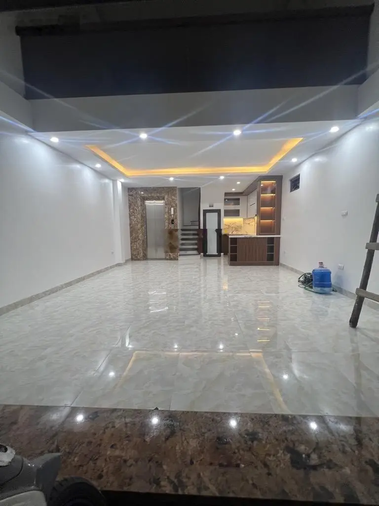 Đống đa-8 tầng xây mới- thang máy- cách ô tô 20m- cạnh hồ đắc di.