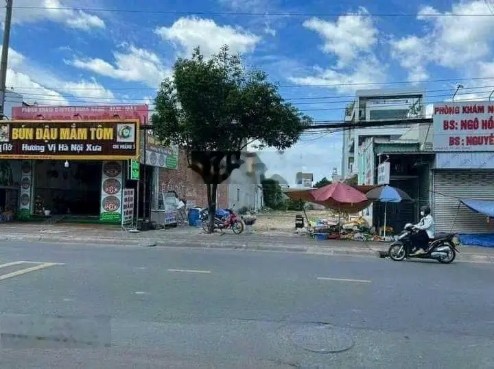 Bán đất mặt tiền: Lý Thường Kiệt = 700m2, ngay dự án toa xe: LH 0988 816 ***