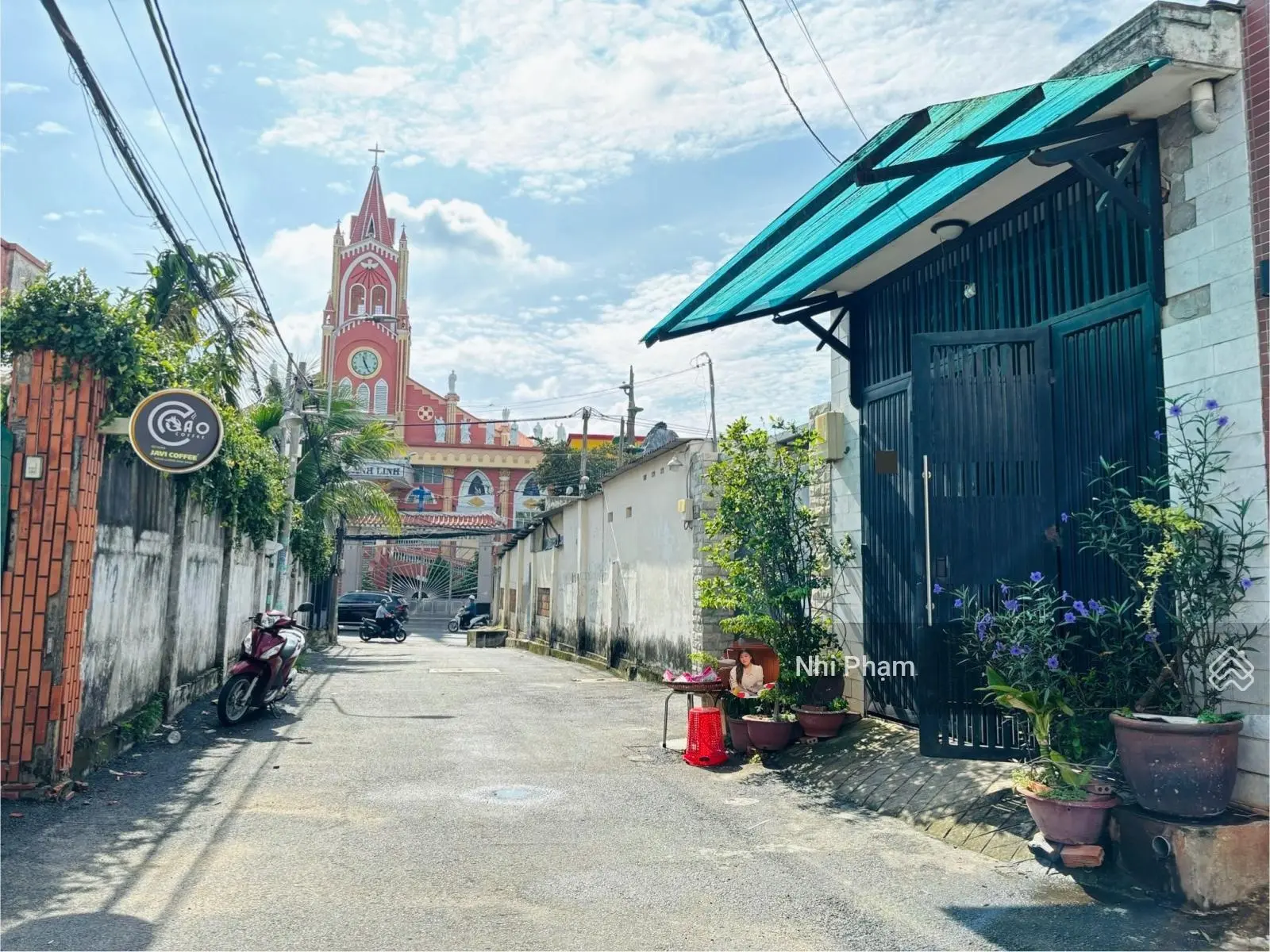 Bán đất 77m2 tặng nhà hẻm xe hơi 5m, cách Lê Văn Việt 100m, ngay vincom, BV Quân Y, 6tỷ5
