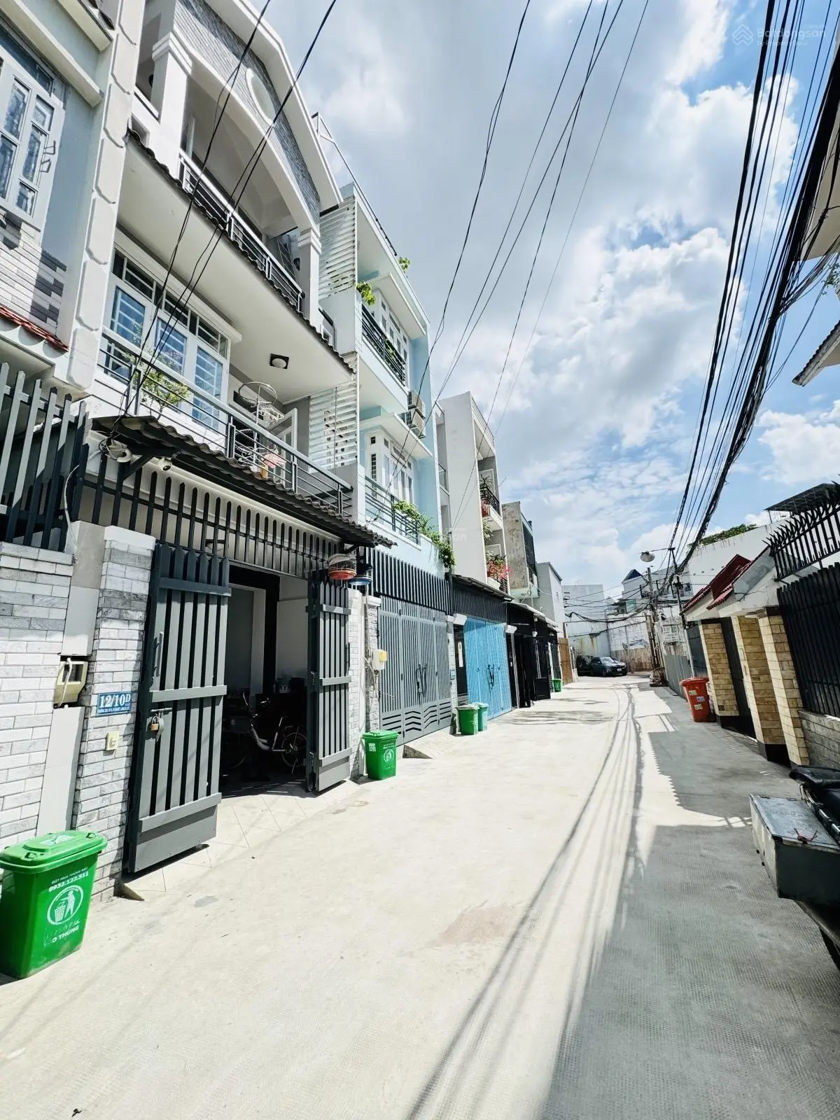 Nhà mới 4PN, 5WC, hẻm oto, thuận tiện mua ở, khu dân trí cao