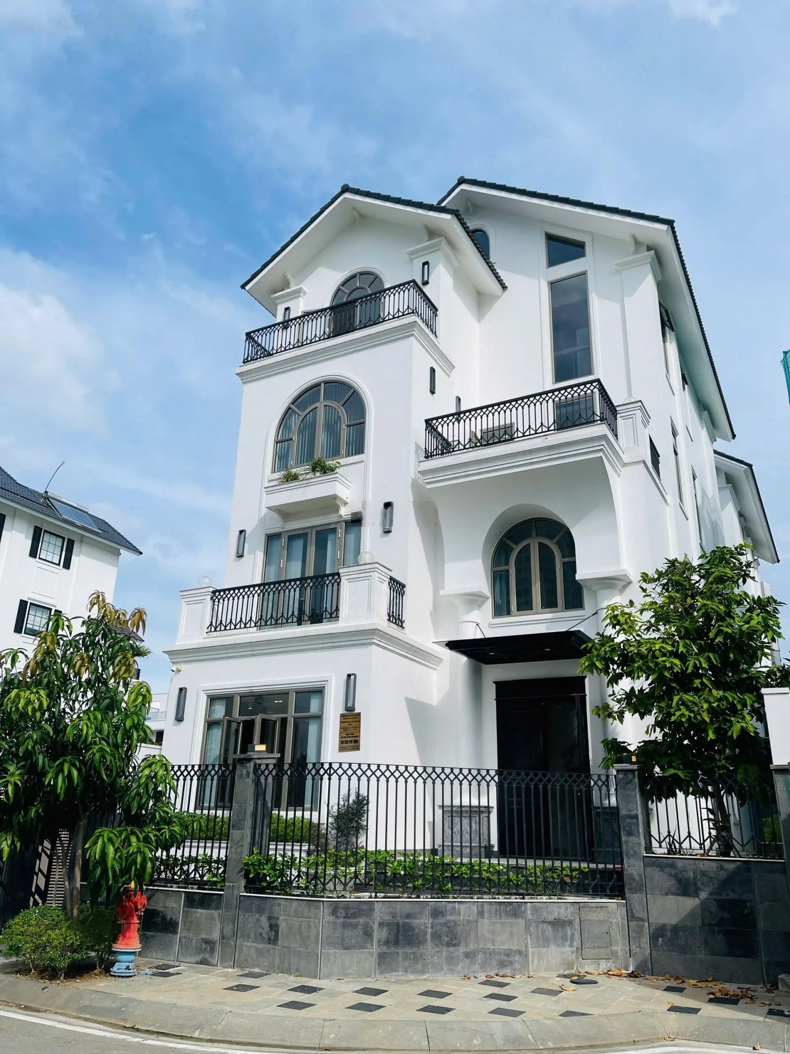 Bán biệt thự Saigon Mystery Villa Quận 2 DT 14x20m 1 hầm 4 lầu khu cao cấp nhất Đảo Kim Cương