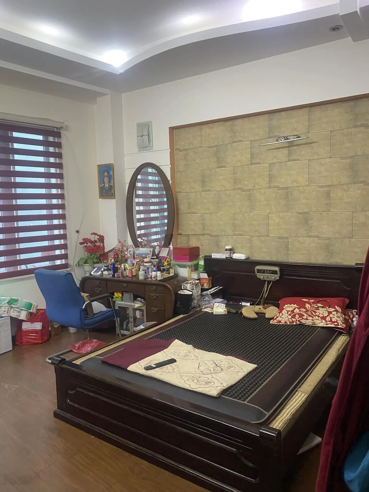 Cần bán nhà ngay mặt phố Trấn Vũ, Ba Đình lô góc 50m2, 5T, MT rộng 6,9 m, kinh doanh, view hồ, 43tỷ