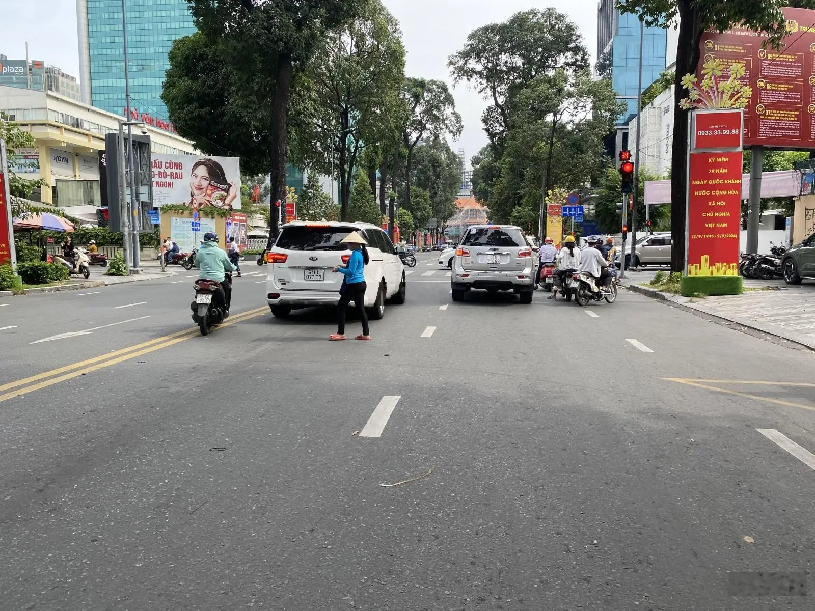 66 tỷ - bán toà CHDV Nguyễn Cửu Vân - CN: 300m2 (15x20m) hầm + 8 tầng / 72 CHDV - HĐT: 7.2tỷ / năm