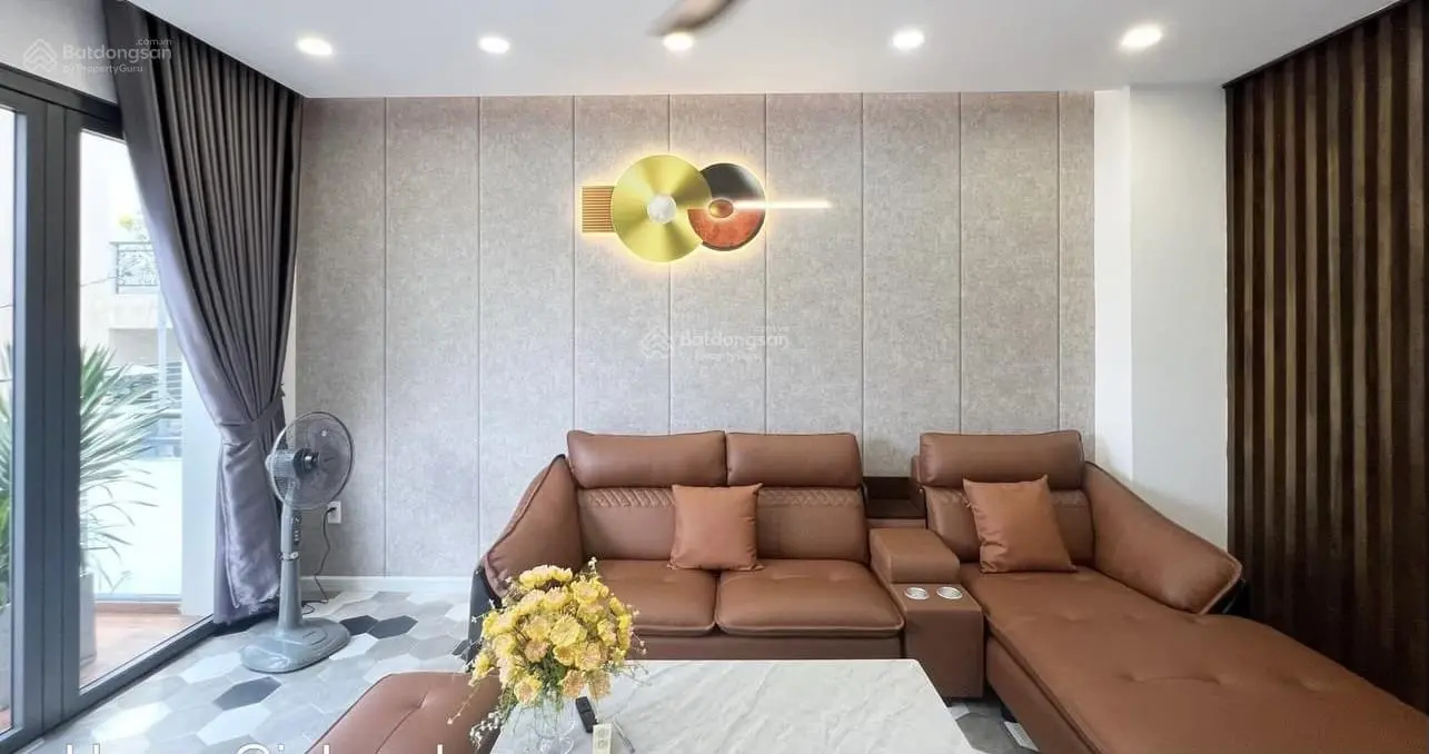 nhà xinh cực kì rộng rãi thông thoáng tại đường nguyễn đình chiểu dt 93m2 tại quận TT giá chỉ 5tỷ4