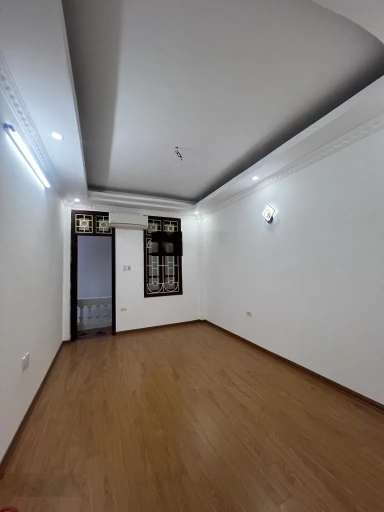 Bán nhà đẹp đường Minh Khai - giá tốt chỉ 5,5 tỷ - 31m2, 5 tầng, 3PN. LH: 0779 548 ***