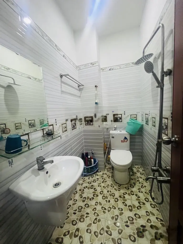 Bán nhà Khánh Hội Quận 4 - hẻm ôtô - 6 tỷ - 4 Tầng - 48m2 - Tiện kinh doanh