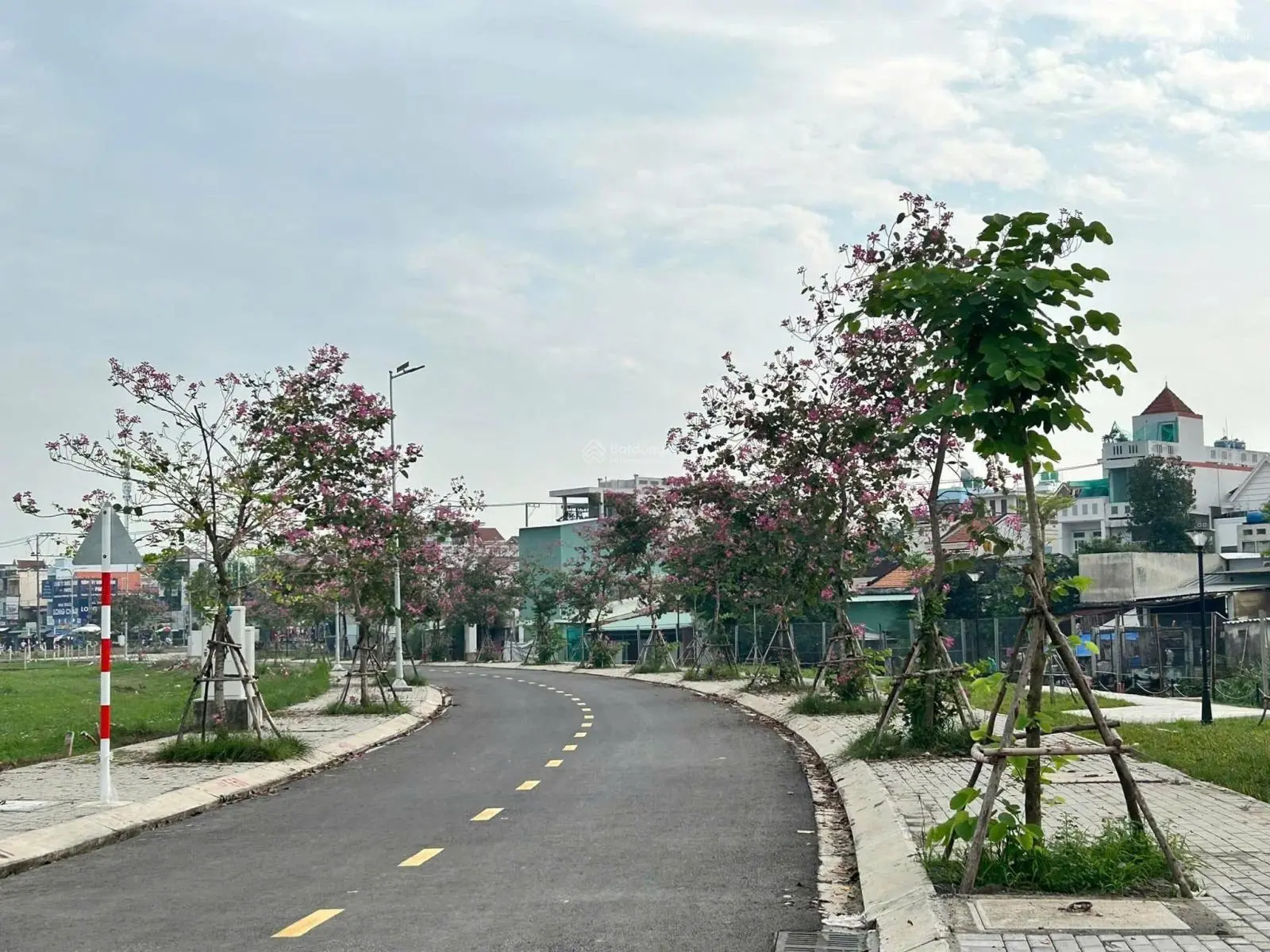 Ngộp lãi bán gấp đất thổ cư ngay tttm kế chợ cần đước