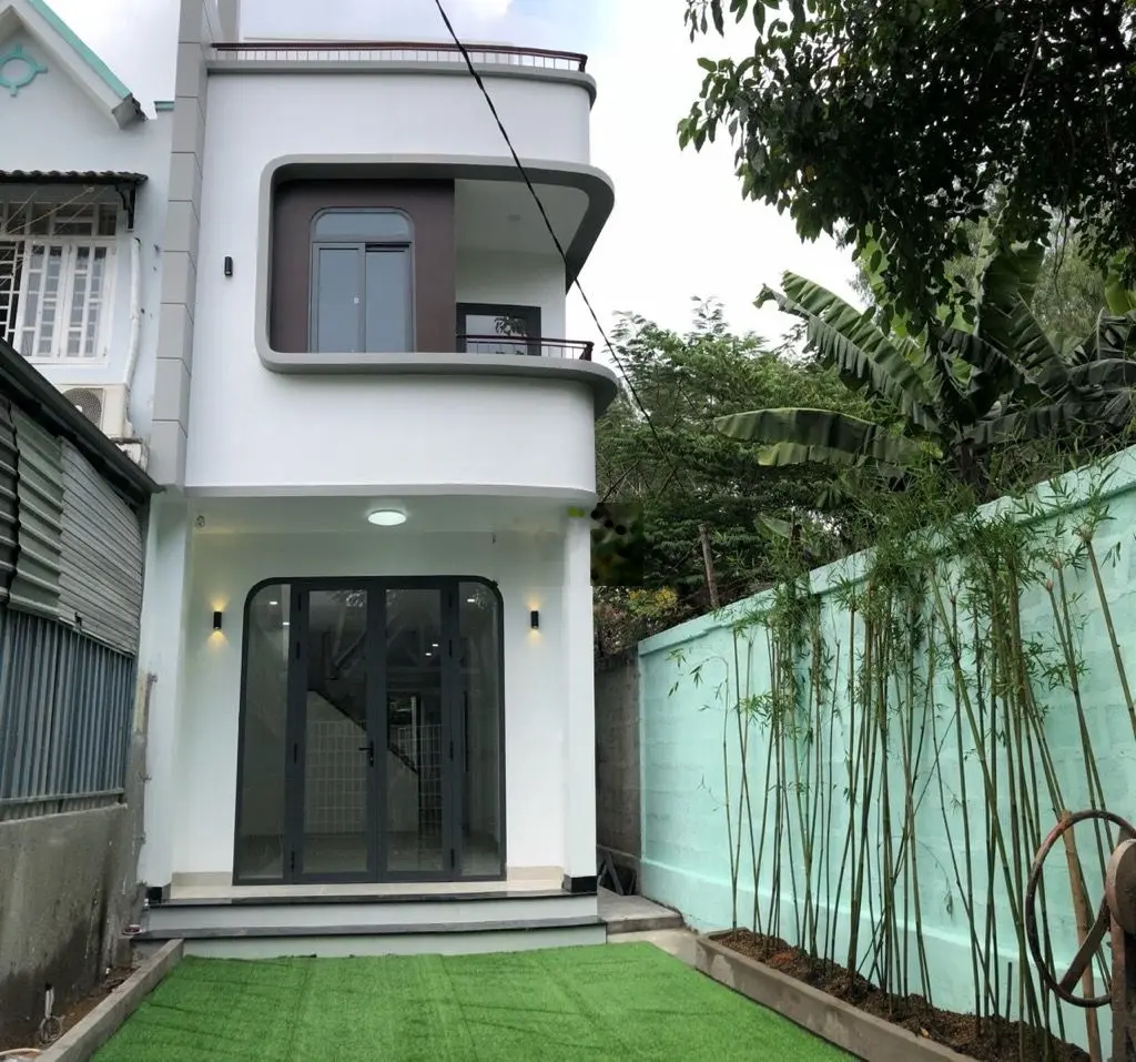 BÁN NHÀ 3 TẦNG HẺM 4M Ô TÔ Ở TRONG NHÀ GẦN NGÃ TƯ LINH XUÂN 125M, 7 TỶ
