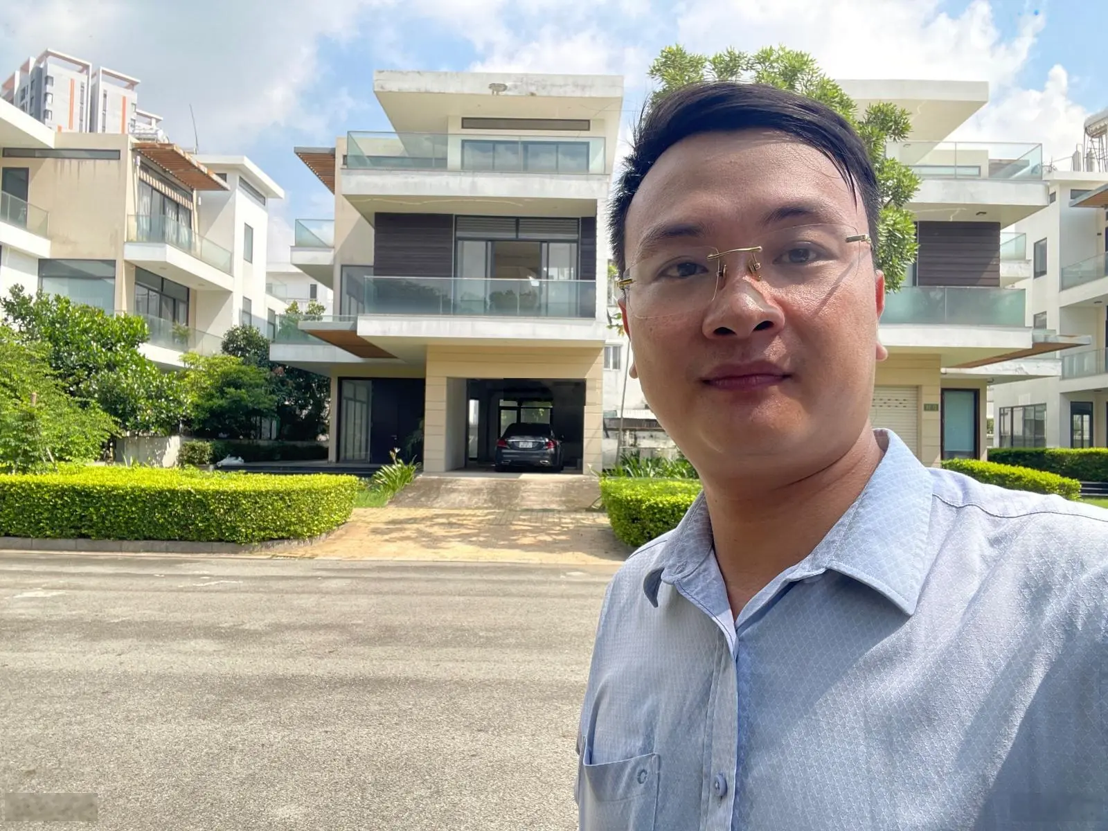 Bán biệt thự đơn lập Lucasta - Khang Điền - Ngang 14m - sổ hồng