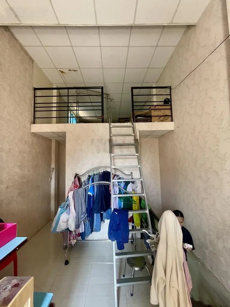 Hot bán gấp nhà riêng Hương lộ 2, Bình Tân 42m2, 3 tầng 3PN hẻm xe hơi ngay ngã tư 4 Xã, chỉ 3 x tỷ