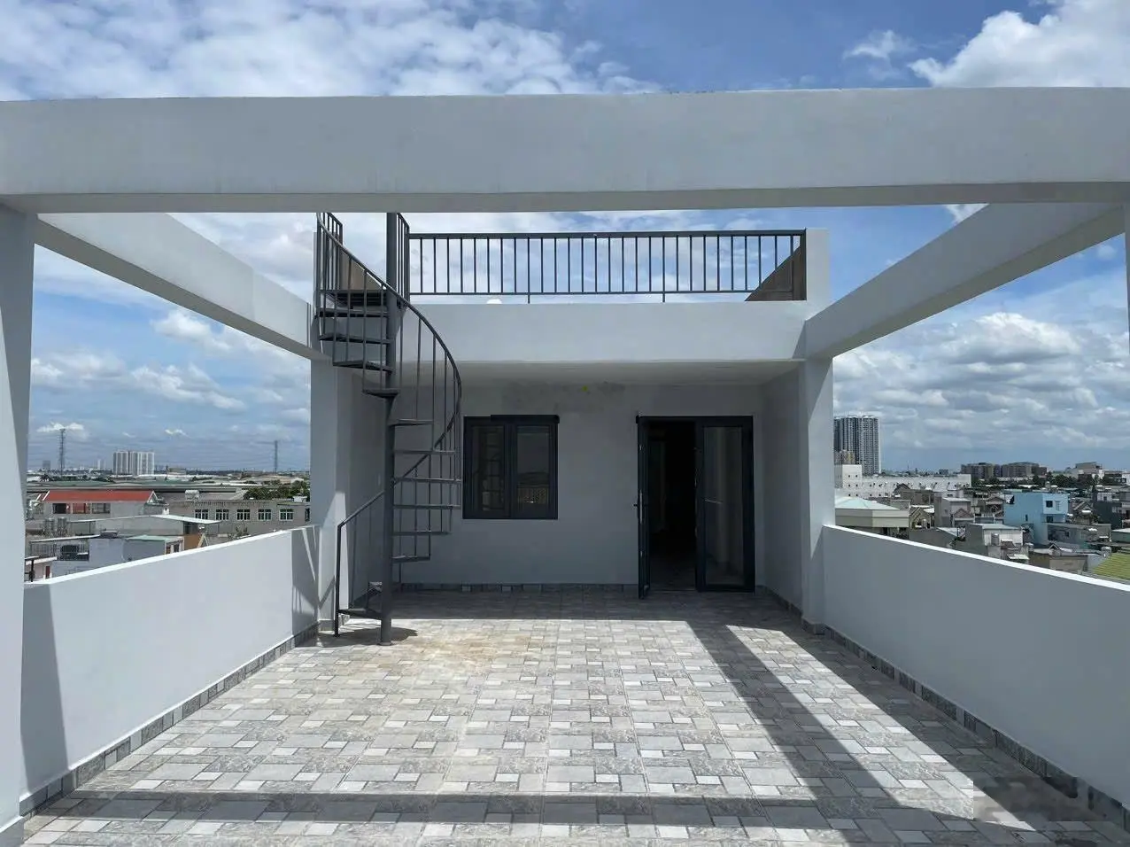 Nhà 5 Lầu mặt tiền D1 kdc Việt Sing p. Thuận Giao Tp. Thuận An