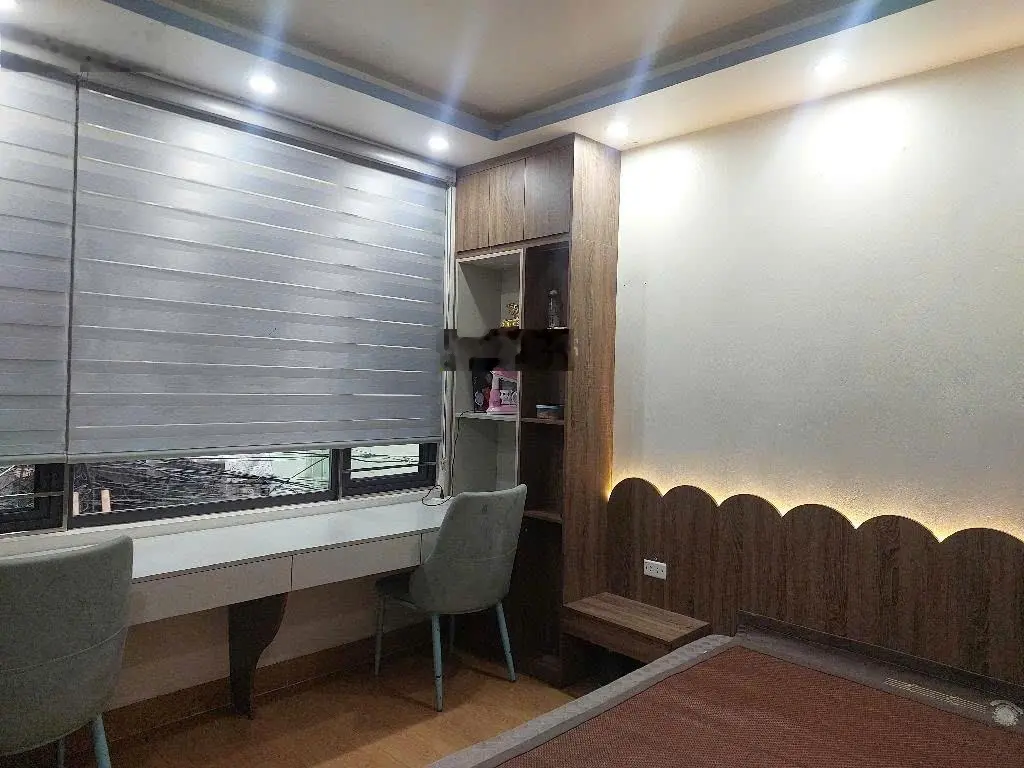 Bán nhà dân xây 56m 4 tầng oto đỗ cửa phúc lợi long biên 6,7 tỷ