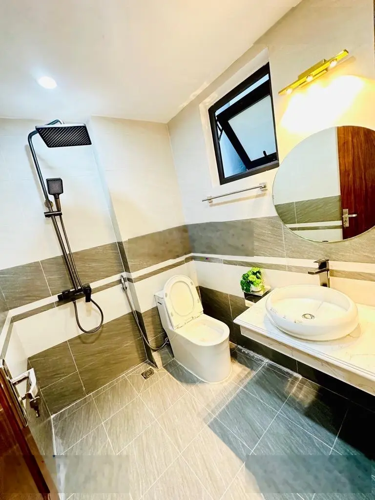 Bán nhà Hào Nam - phân lô - oto gần - 8.35tỷ