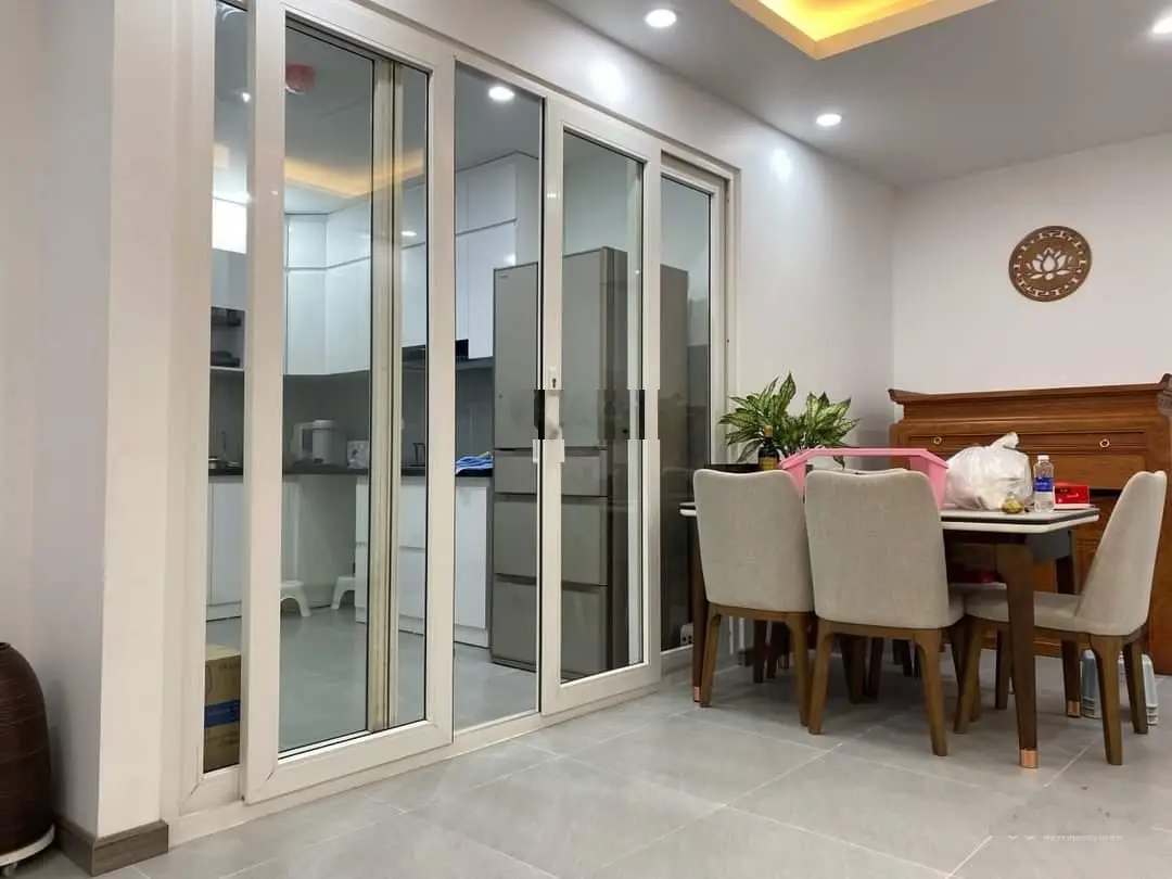 Tôi chính chủ cần bán gấp căn hộ 117m2 tại MD complex thiết kế 3 phòng ngủ, tầng đẹp, thoáng mát.