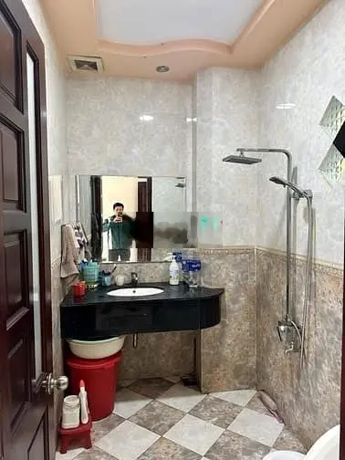 Bán nhà MT Nhiêu Tâm - Q.5 - 7 tầng BTCT - 63 tỷ - tiện kinh doanh .