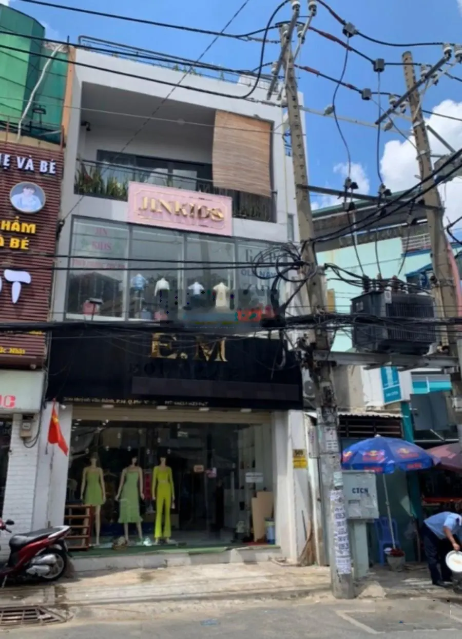 Bán nhà MT Huỳnh Văn Bánh,DT:4.5x14, 3 tầng giá 25 tỷ tl, P15, Q Phú Nhuận