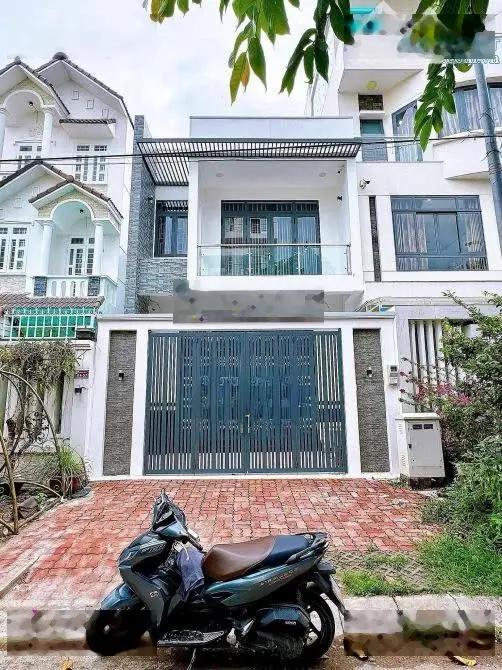Kinh doanh cần vốn bán gấp căn nhà đường Bờ Xe Lam xã Tân Kiên Bình Chánh, SHR, Giá 2tỷ550