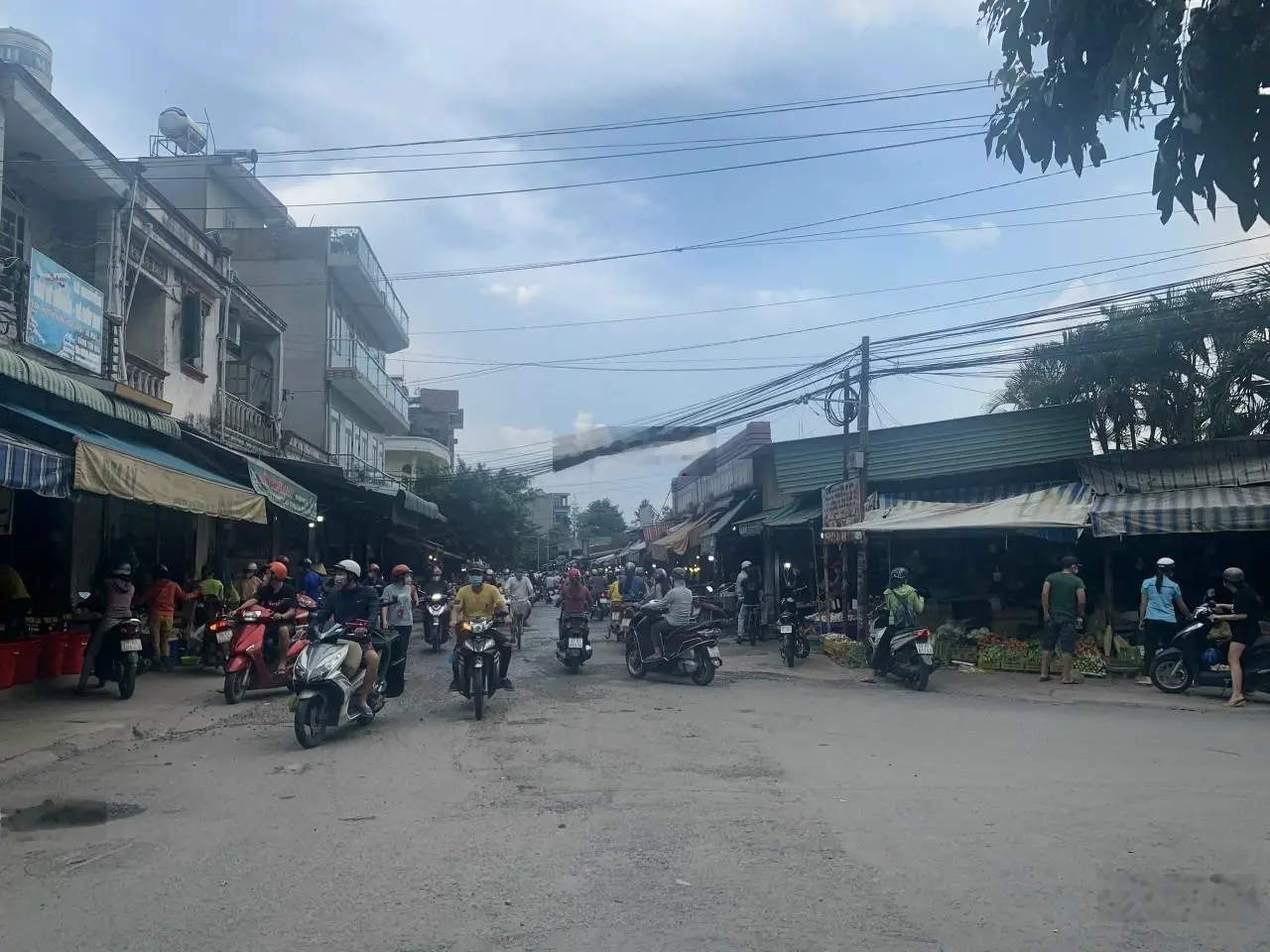 Bán dãy trọ + kiot MT kinh doanh chợ Xóm Vắng, Phường Dĩ An, TP Dĩ An