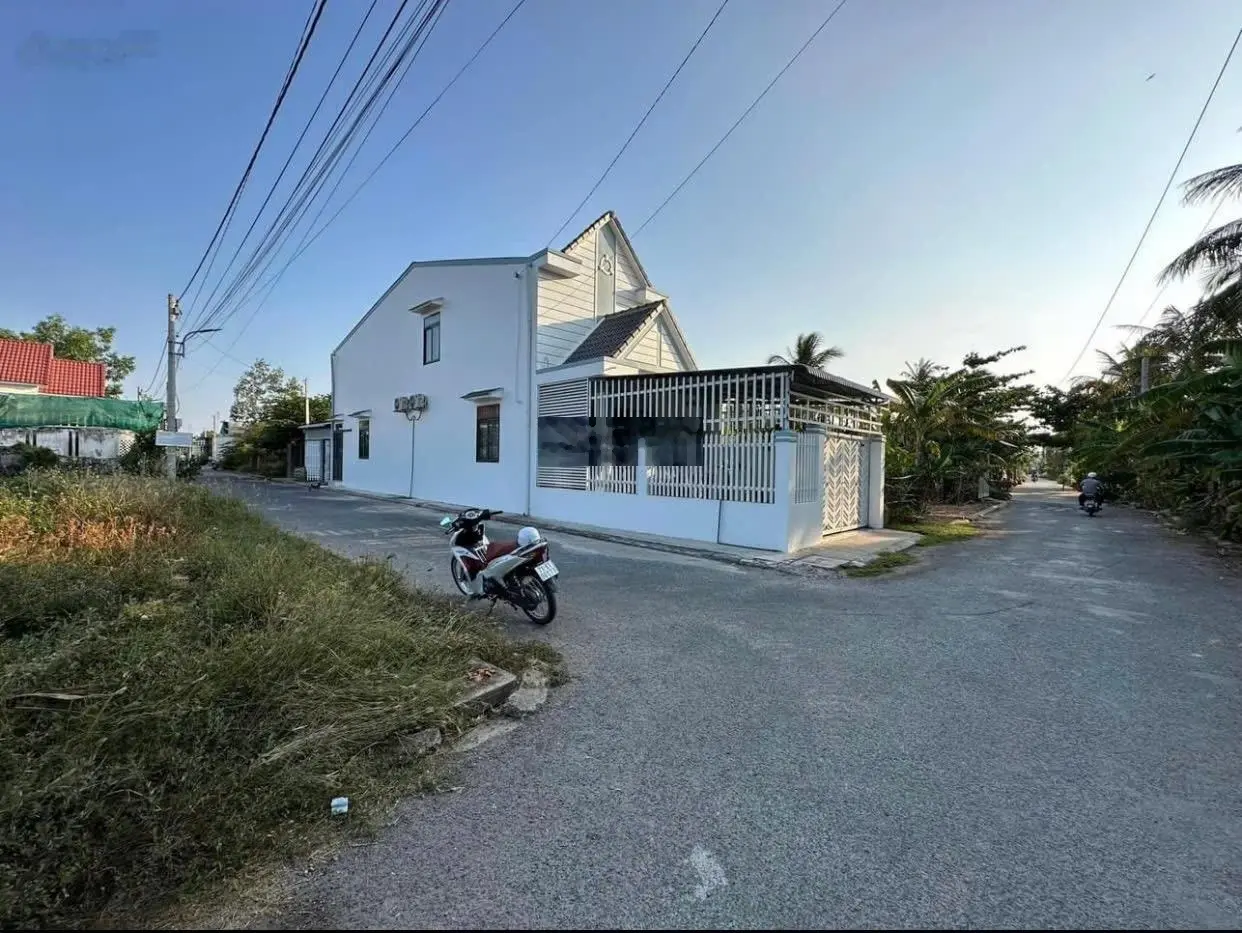 Bán gấp lô đất thổ cư MT đường Vĩnh Phú, Ba Tri, Bến Tre, cách chợ Ba Tri cũ 500m. Sổ sẵn/425triệu