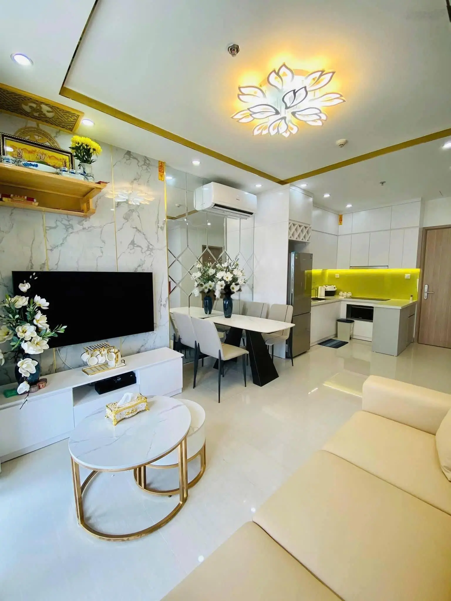 Chính chủ gửi bán căn 1N+ toà S3 VHSMC giá 2.950 bao phí sẵn sổ không vay - Lh: 0972 980 ***