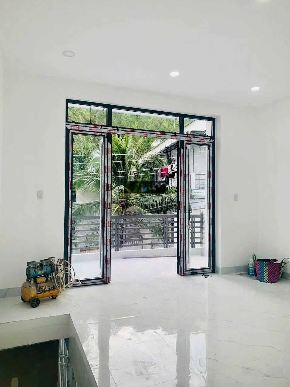 Bán nhà mới Ngô Đến Nha Trang, cách biển chỉ 1km, cách đường 2/4 chỉ 400m. Đường 2 oto né nhau