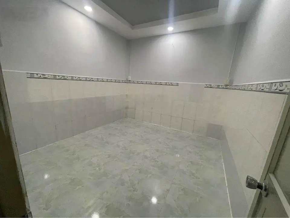 Nhà 1 lầu (5x10m), ngay cuối Lê Đình Cẩn, Bình Tân. Hẻm xe hơi 4m. Giá 2,38 tỷ