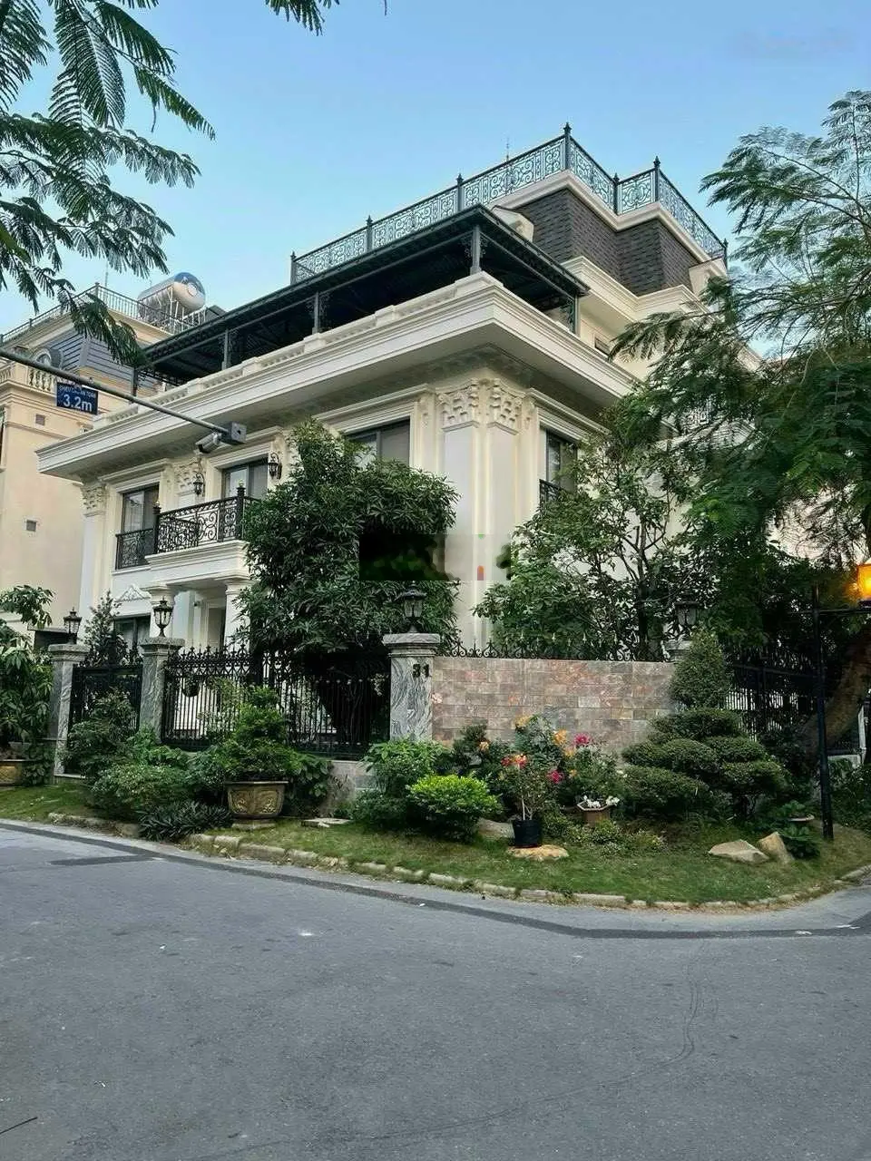 67 tỷ - sở hữu biệt thự 3 tầng đẹp - 260m2 - sân vườn - hồ bơi - Thảo Điền