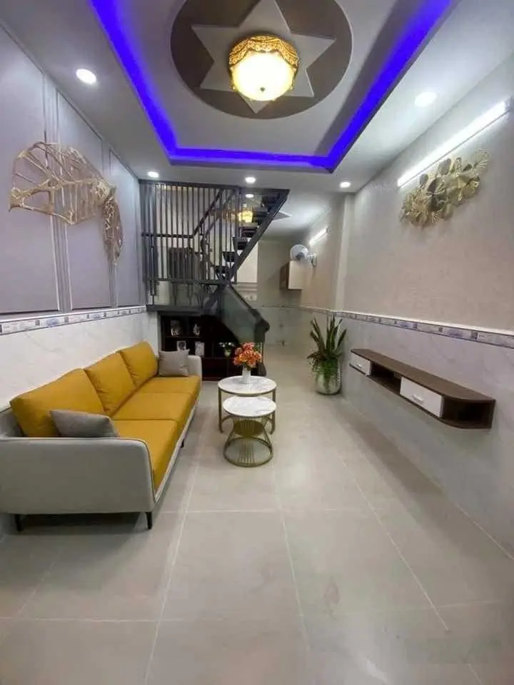 Hàng thơm: Trung tâm P8 Gò Vấp - nhà mới dọn vào ở luôn