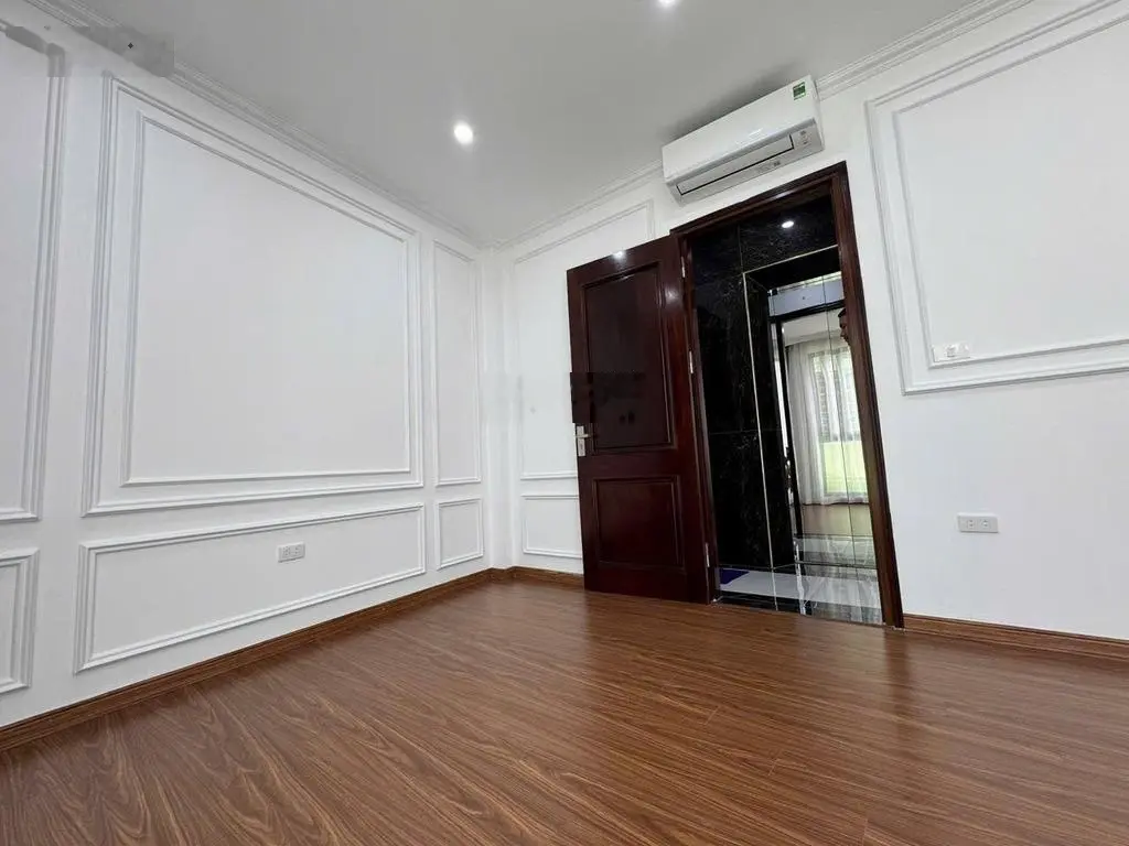 Đồng cổ - tây hồ - gần phố - gần ôtô - nhà đẹp 6 tầng thang máy - vài bước ra hồ