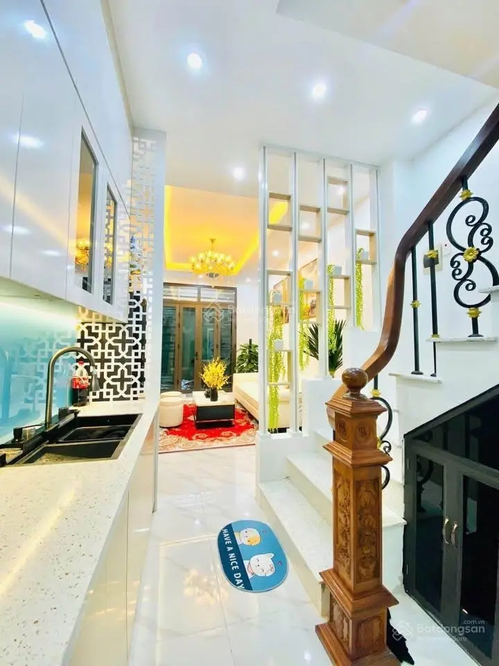 Bán nhà Nguyễn Công Trứ 30m2 - 5T 5.5 tỷ gần hồ Gươm