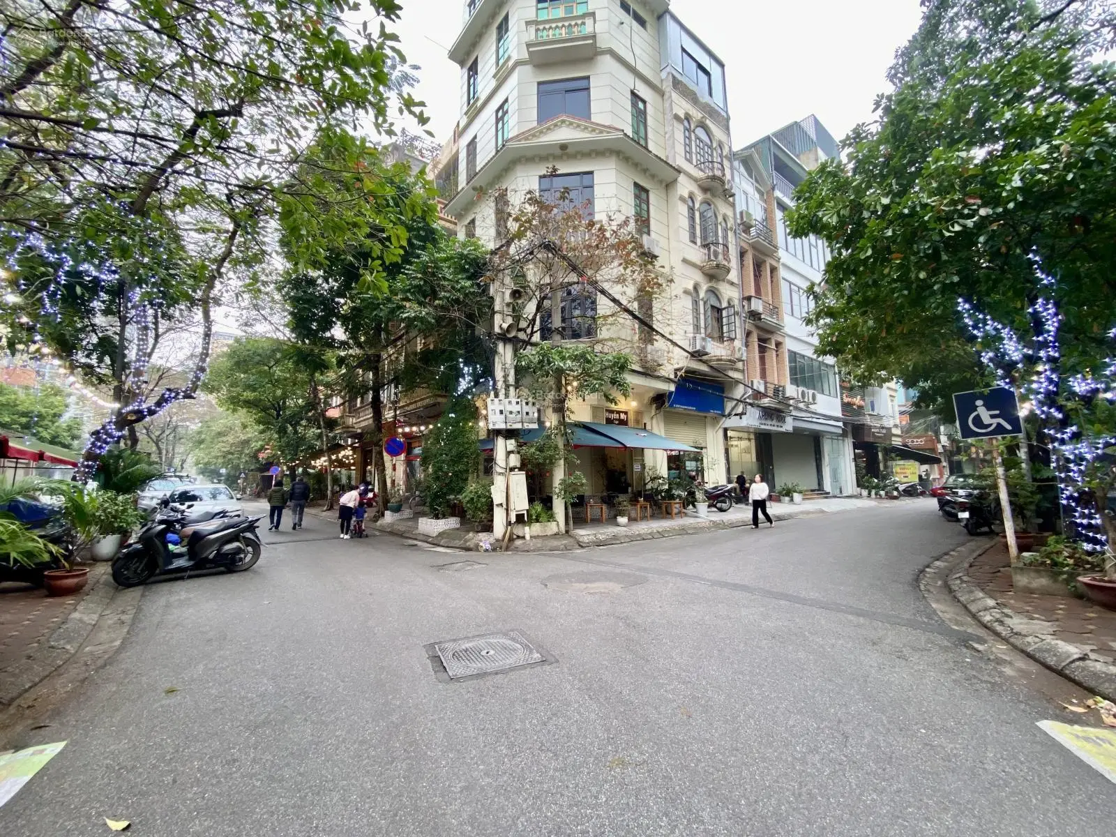 Nhà Phố Trần Quý Kiên-Cầu Giấy 40 Tỷ 9Phòng 85m siêu vip