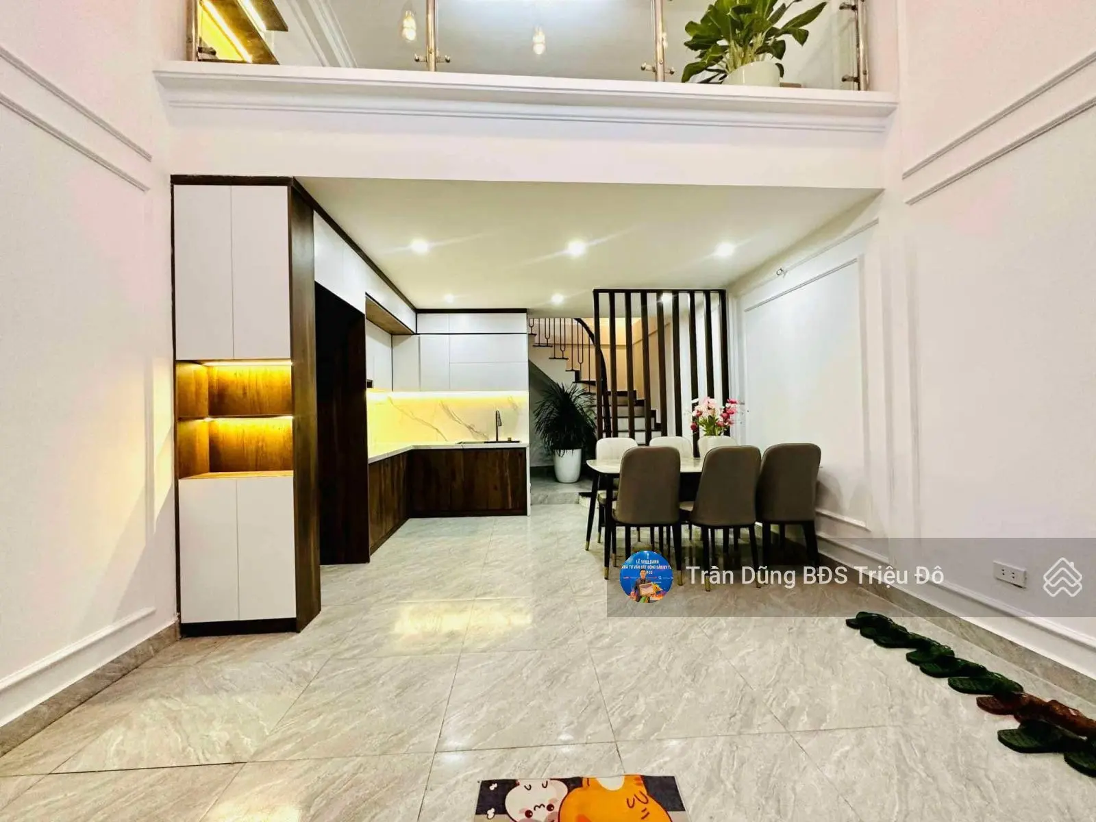 Vẻ đẹp khó cưỡng - Nhà đẹp Phố Hào Nam gần Ga Cát Linh 35m/6Tầng/MT 4.2m - 6.8 tỷ, sổ vuông