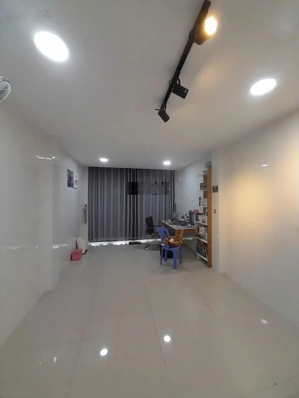 Nhà mặt tiền 2 căn liền kề 148 m2 đường Bình Thới tiện lợi di chuyển và kinh doanh, khu vực sầm uất