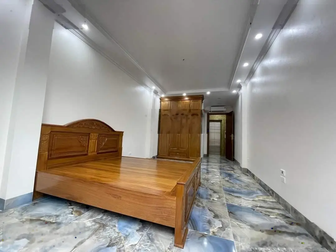 Nhà phố Trần Duy Hưng 18.5 tỷ 40m2 6 tầng thang máy. MT 3.7 mét. Nội thất đẹp, ô tô tránh