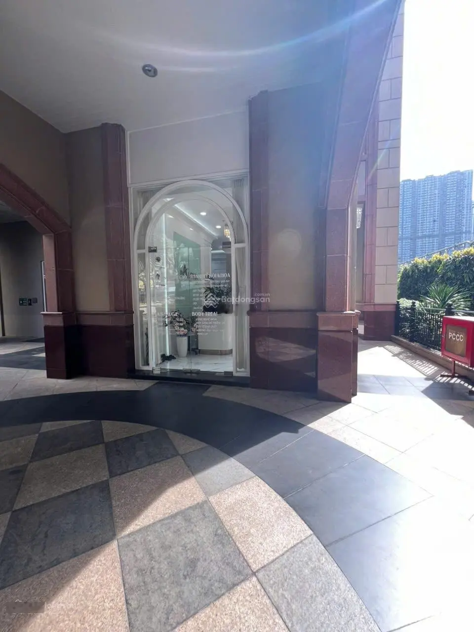 Bán shophouse the manor 3 mặt tiền 150m2 thiết kế hiện đại KD đa ngành 17.8 tỷ LH 0932-190-599