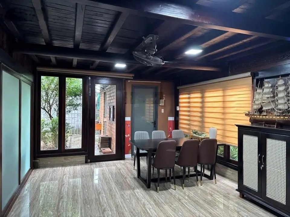 Biệt thự tâm huyết full nhà gỗ tại thị trấn diên khánh chỉ 6 tỷ rất đẹp/ lh 0931800111