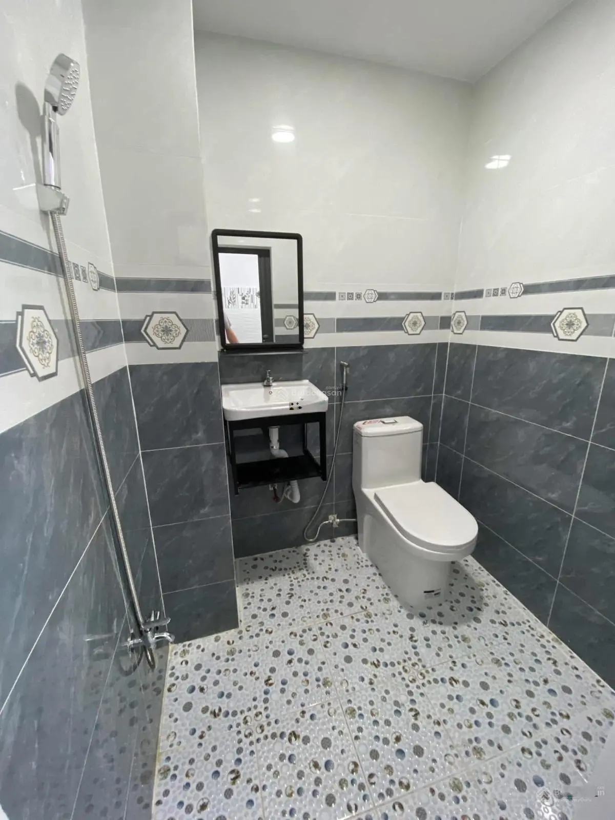 Chỉ 2,8 Tỷ Nhà BTCT Mới Đẹp, 2 tầng 2PN Gò Ô Môi Quận 7 Sổ Hồng Riêng, Gần Phú Mỹ Hưng