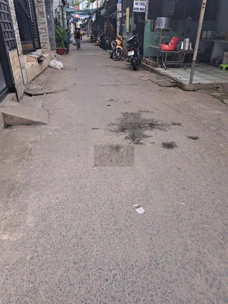 Nhà đất hẻm xe hơi Quận 7, gần đường lớn, 5- 6 tỷ. Có vài sản phẩm.