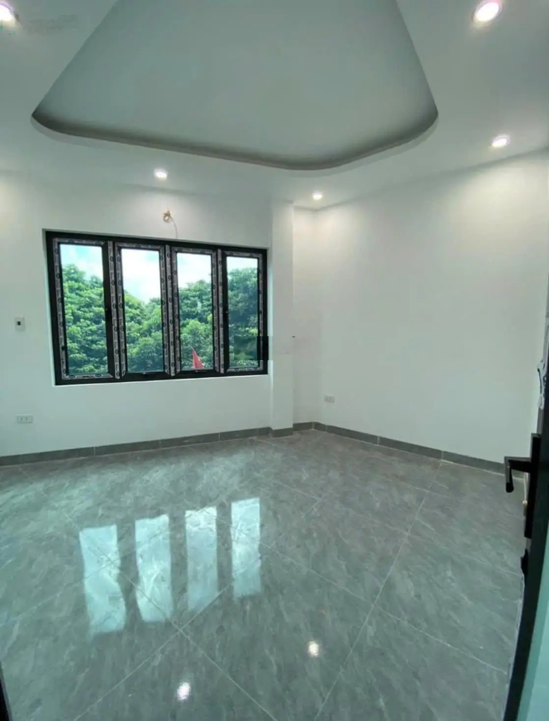 Bán căn lô góc 2 thoáng 4 tầng 4 ngủ 37m2 ngõ thông ngay gần ĐH SP TDTT