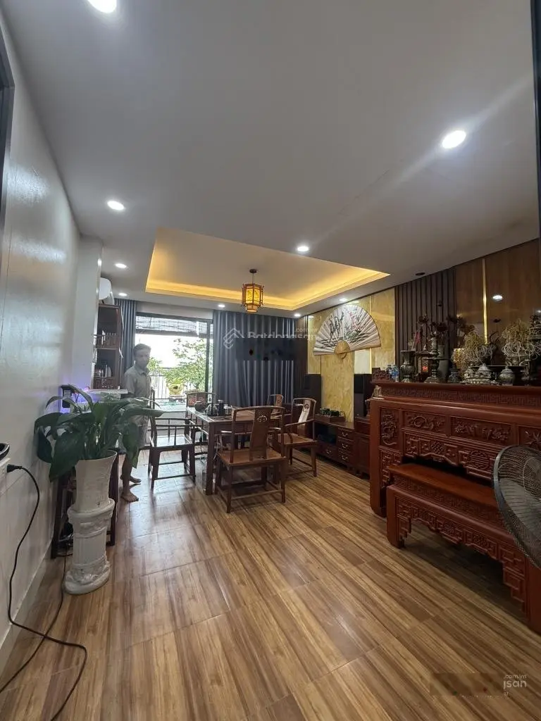 Mặt phố Đàm Quang Trung- vỉa hè kinh doanh văn phòng. Chủ cần bán gấp