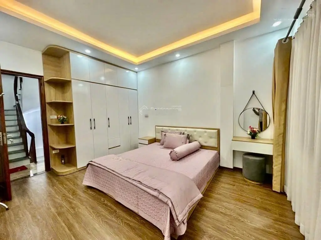 Bán nhà cổ linh hàng xóm aeon mall long biên ô tô vào nhà full nội thất.