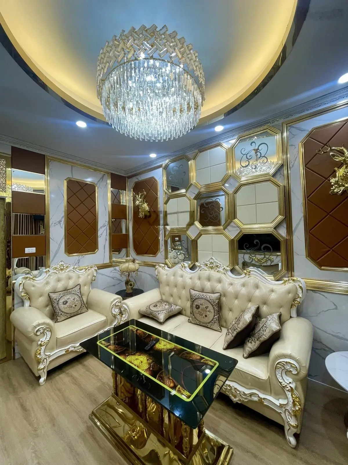 Bán gấp nhà riêng phố Đặng Tiến Đông 66m 5Tg MT 3,5m chỉ 11,3 tỷ 10m ô tô đỗ cổng full nội thất.