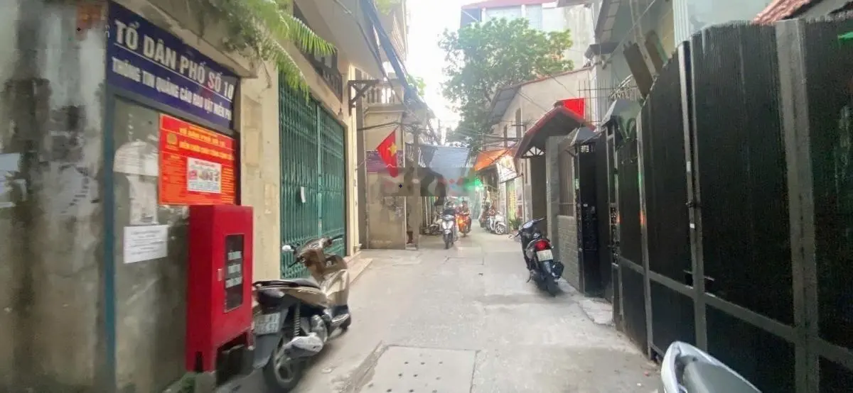 Bán nhà cầu giấy mặt ngõ ,kinh doanh sầm uất ,ô tô vào nhà ,ngõ thông thoáng dt 161m x mt 7,3m