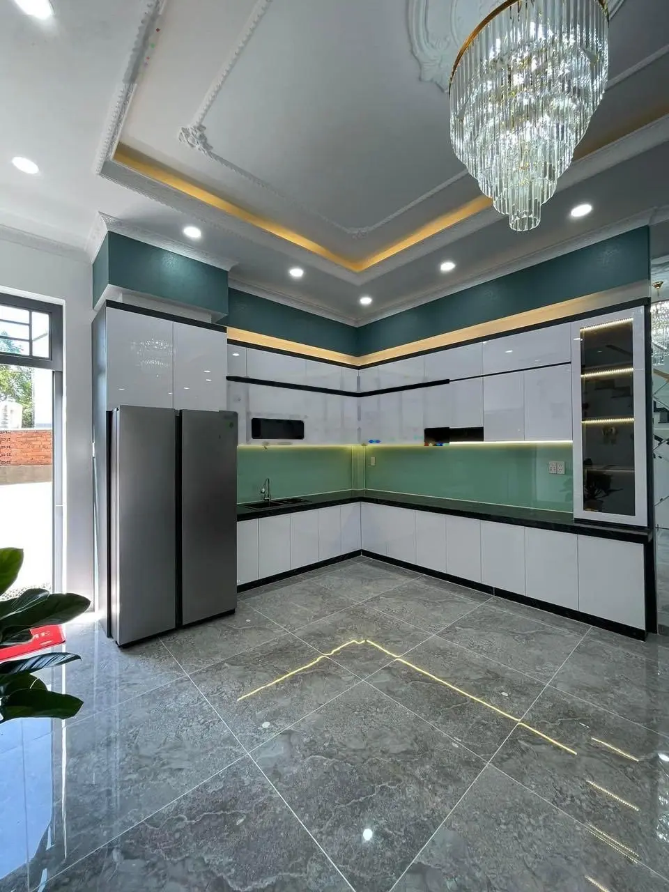 Bán nhà mặt tiền Nguyễn Tri Phương P. Chánh Nghĩa cách chợ TDM 1km đang cho thuê 25tr/tháng
